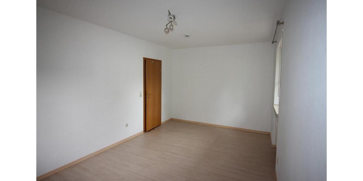 Etagenwohnung Hengersberg - 3 Zimmer, 79 m&sup2;, 650&euro; | Angebot:24976533