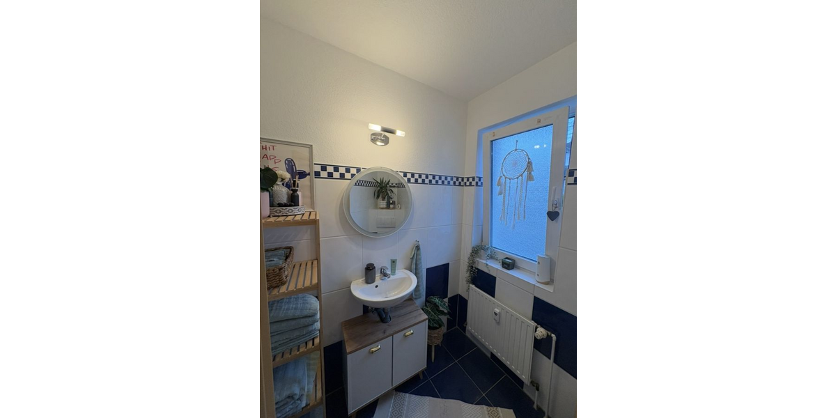 Sonnige 3,5 Z., Balkon, Küche, Diele, Bad, Gäste Bad. HWR. EGre - 3.5 Plettenberg | Angebot:25931702