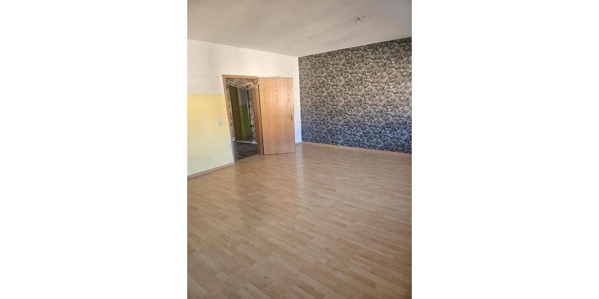 Etagenwohnung Wolmirstedt - 3 Zimmer, 104 m&sup2;, 599&euro; | Angebot:25333499