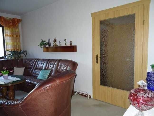 Gemütliche, helle 4-Zimmer-Wohnung mit Einbauküche in zentraler Lage von Auma zu vermieten 4 zimmer