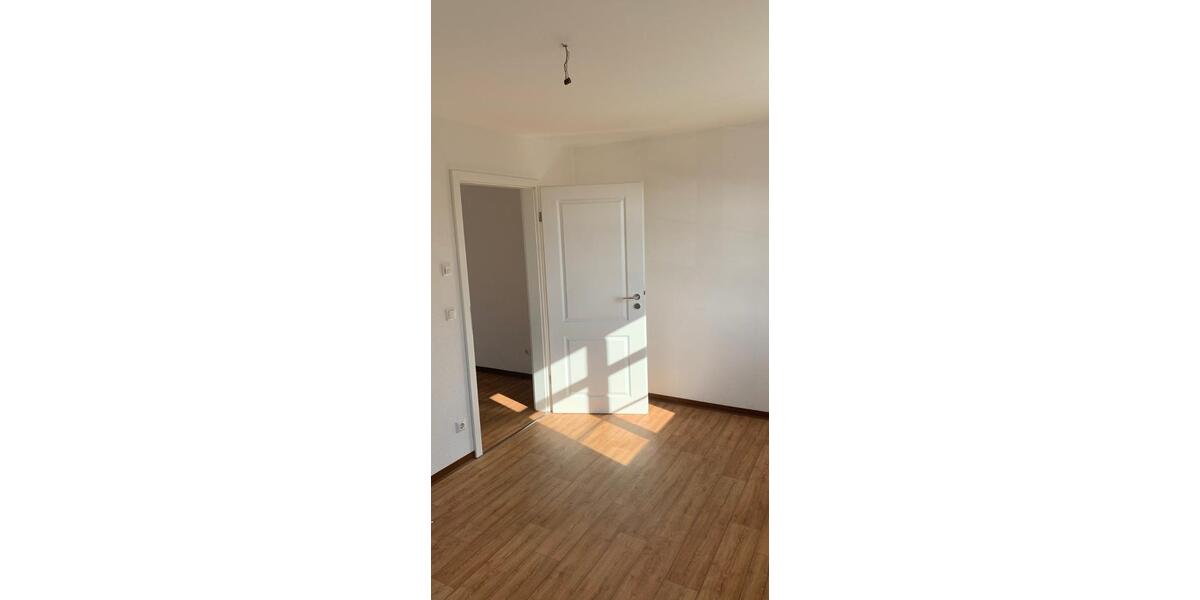 Etagenwohnung Gröditz - 2 Zimmer, 48 m&sup2;, 280&euro; | Angebot:23687967