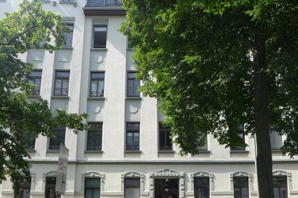 Geräumige 4-Zimmerwohnung - Balkon - Stellplatz - Gast WC*