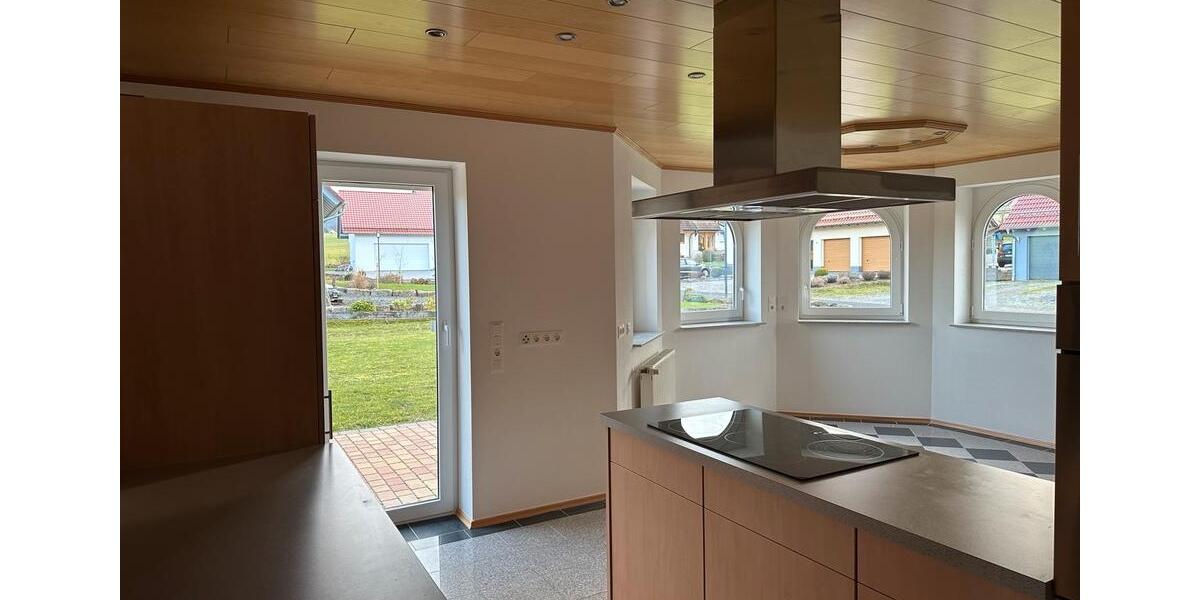 Erdgeschoßwohnung Hilders - 3 Zimmer, 121 m&sup2;, 900&euro; | Angebot:26522697