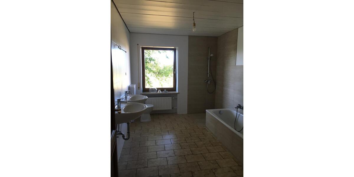 Erdgeschoßwohnung Dietfurt an der Altmühl - 5 Zimmer, 183 m&sup2;, 1.250&euro; | Angebot:26702067