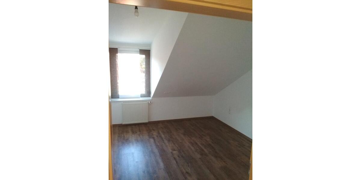 Dachgeschoßwohnung Steinberg am See Oder - 4 Zimmer, 87 m&sup2;, 760&euro; | Angebot:26697946