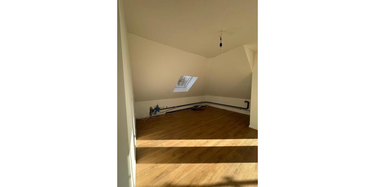 Dachgeschoßwohnung Wiehl - 2 Zimmer, 75 m&sup2;, 910&euro; | Angebot:24697642