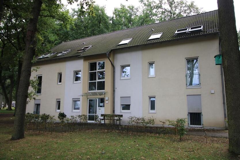 Bei VIVAWEST die Sonnenstrahlen auf dem eigenen Balkon genießen. zimmer