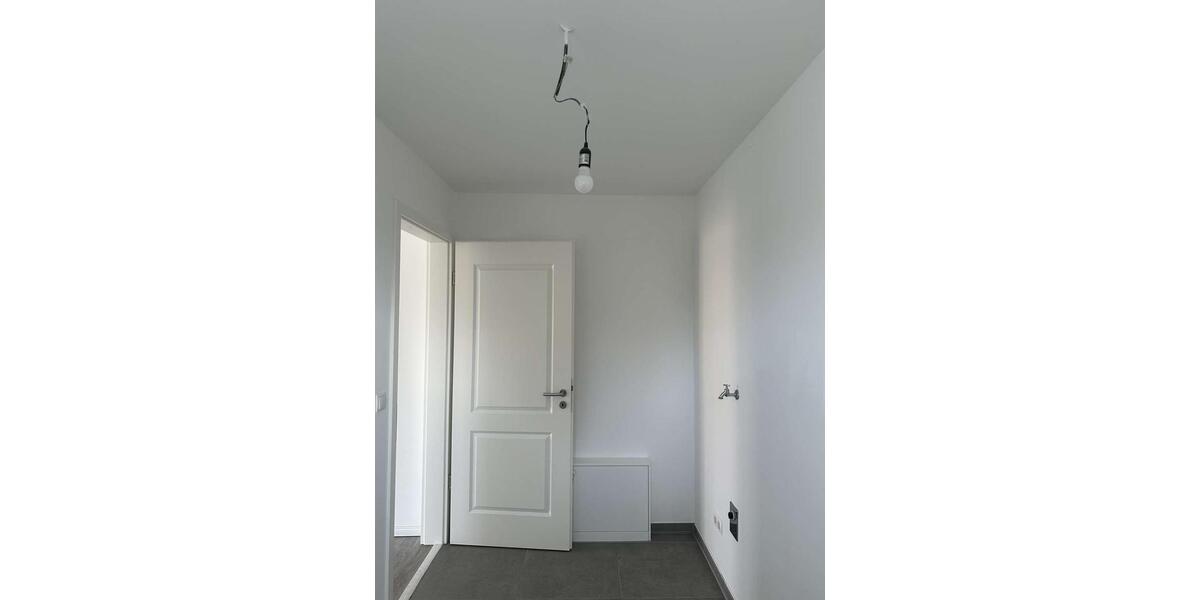 Etagenwohnung Oldenburg Kreyenbrück - 2 Zimmer, 100 m&sup2;, 1.090&euro; | Angebot:26146041