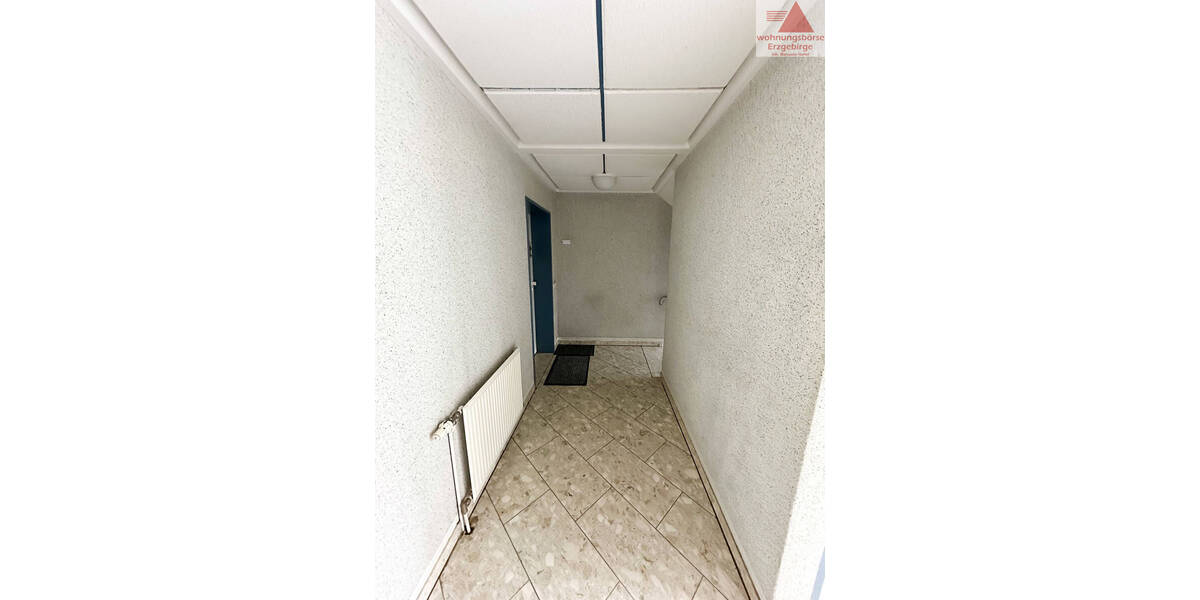 Etagenwohnung Glauchau - 2 Zimmer, 79 m&sup2;, 395&euro; | Angebot:25688144