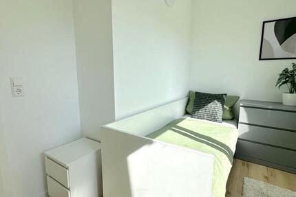 Moderne 5er-WG Erstbezug nach Sanierung & voll möbliert | Nur noch 1 Zimmer frei zimmer
