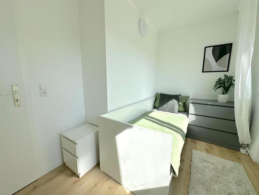 Moderne 5er-WG Erstbezug nach Sanierung & voll möbliert | Nur noch 1 Zimmer frei zimmer