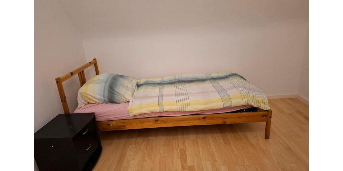 Dachgeschoßwohnung Wernau (Neckar) - 4 Zimmer, 70 m&sup2;, 1.830&euro; | Angebot:26320165