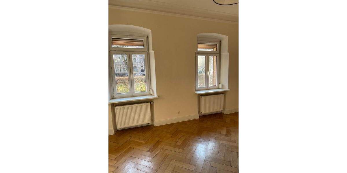 Etagenwohnung Fürth Innenstadt - 3 Zimmer, 130 m&sup2;, 1.300&euro; | Angebot:25705384