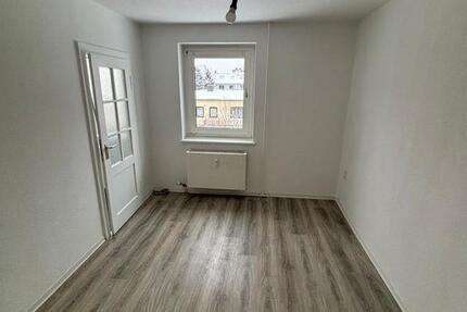 **Bezugsfertig** RENOVIERTE 2-Zimmerwohnung**Mit komplett MODERNISIERTEM BAD** 2 zimmer