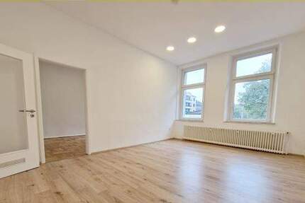 Es erwartet Sie eine renovierte Wohnung mit Einbauküche! 2 zimmer