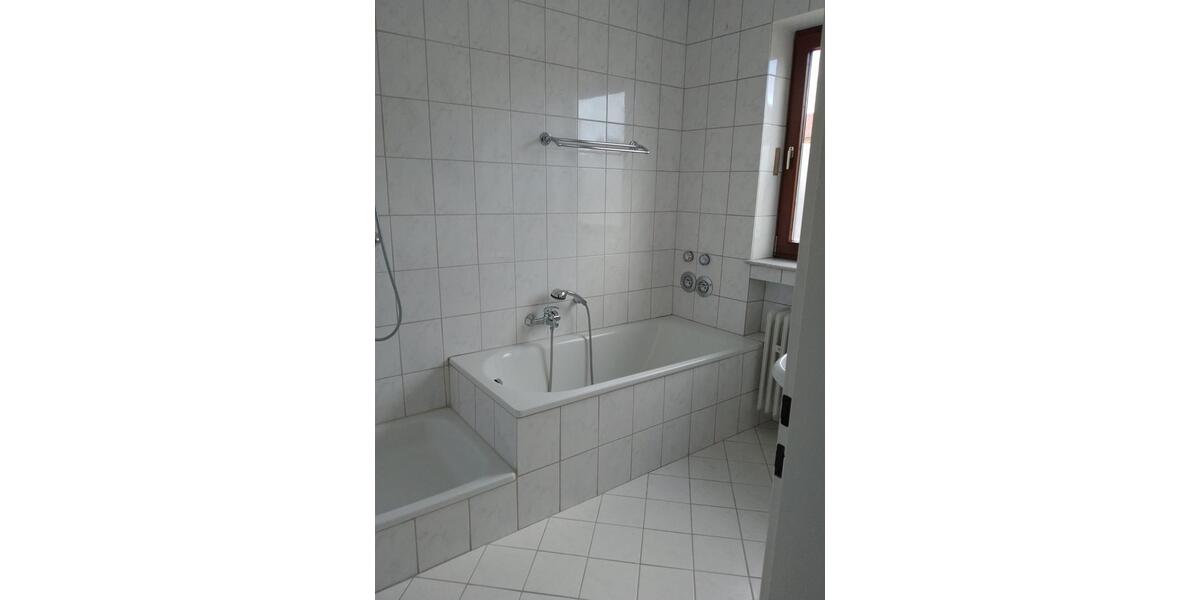 Helle 3 Zimmer Wohnung im 1. OG zimmer