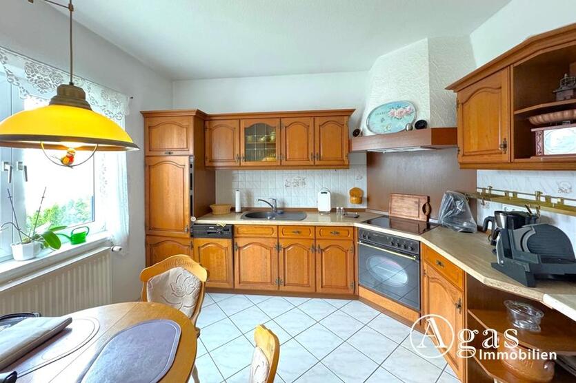 möbliertes Einfamilienhaus mit 180 m² Wohnfläche, 6 Zimmern und Pool in Ahrensfelde