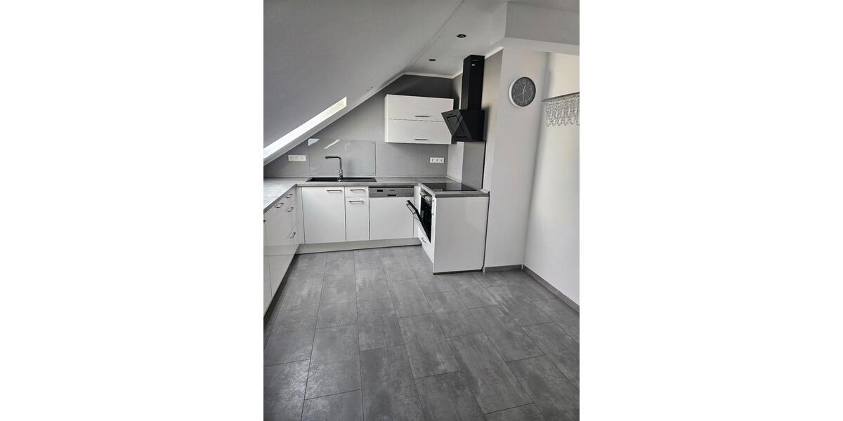 Dachgeschoßwohnung Bretten - 4 Zimmer, 105 m&sup2;, 1.250&euro; | Angebot:24630747
