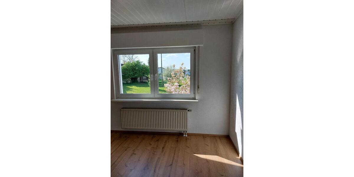 Dachgeschoßwohnung Lauchheim - 3 Zimmer, 92 m&sup2;, 780&euro; | Angebot:24661596