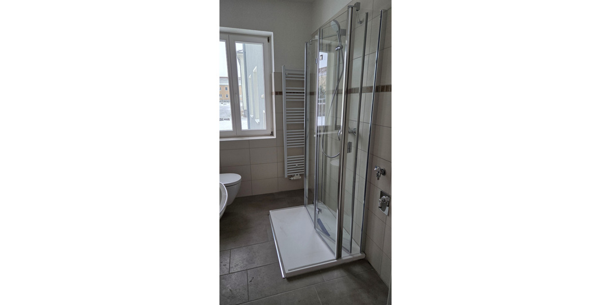 Erdgeschoßwohnung Neustrelitz - 1 Zimmer, 40 m&sup2;, 336&euro; | Angebot:23806584