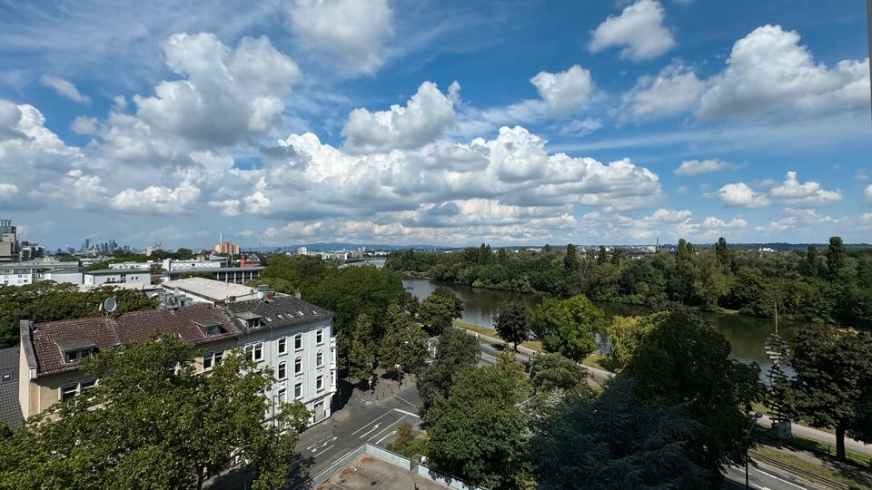 Möblierte 4-Zimmer-Wohnung mit Main- und Skylineblick im beliebten Offenbach Main Park 4 zimmer