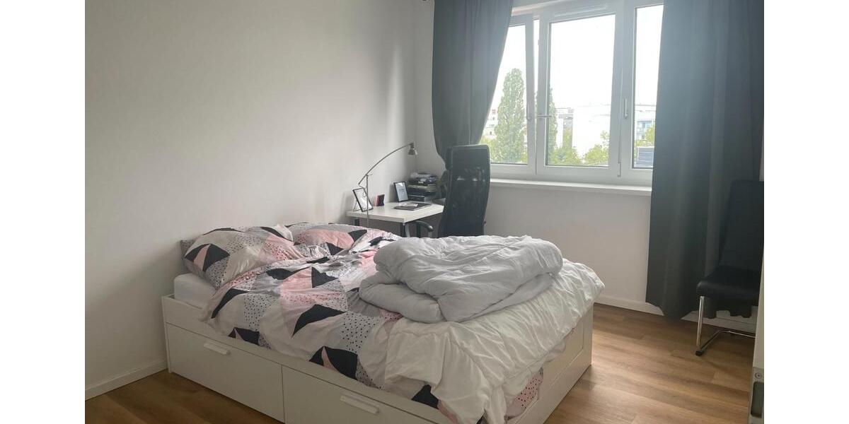 Etagenwohnung Berlin Hellersdorf - 4 Zimmer, 85 m&sup2;, 1.700&euro; | Angebot:26042702