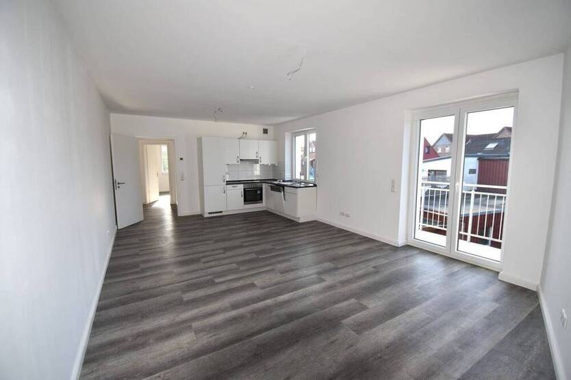 HELL - MODERN - BALKON - FAHRSTUHL - STELLPLATZ!