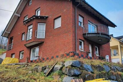 Haus Niederfischbach - 3 Zimmer, 75 m&sup2;, 1.050&euro; | Angebot:24893191