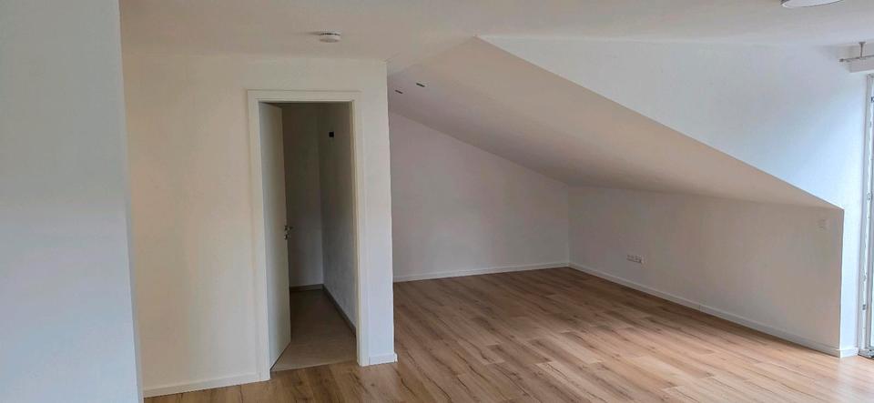 Dachgeschoßwohnung Munderkingen - 3 Zimmer, 80 m&sup2;, 850&euro; | Angebot:26032193