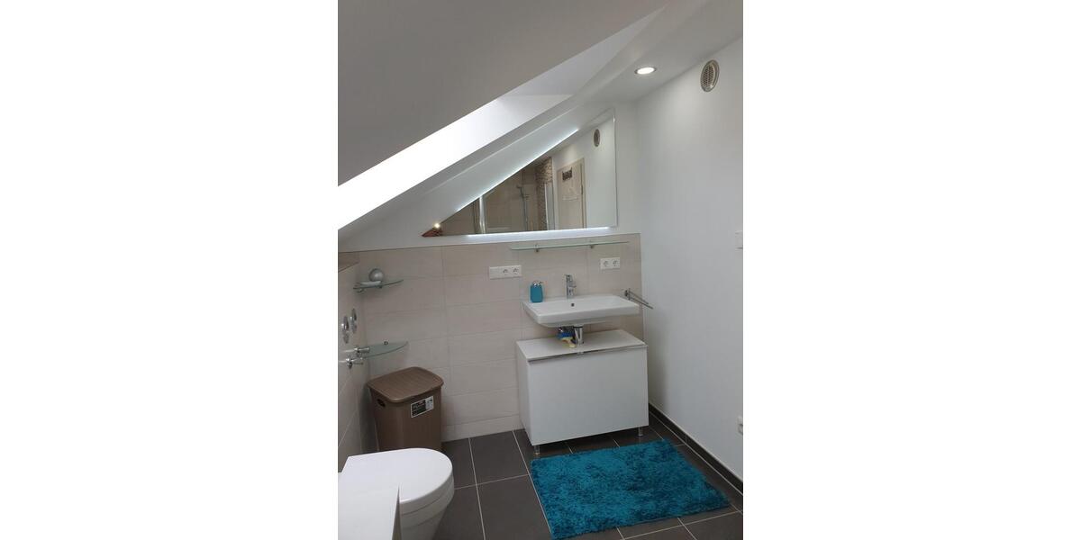 Stilvolle 2-Raum-DG-Wohnung mit Innenausstattung mit Ba 2 zimmer