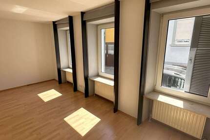 Haus Kaiserslautern Betzenberg - 3 Zimmer, 102 m&sup2;, 1.150&euro; | Angebot:24372221