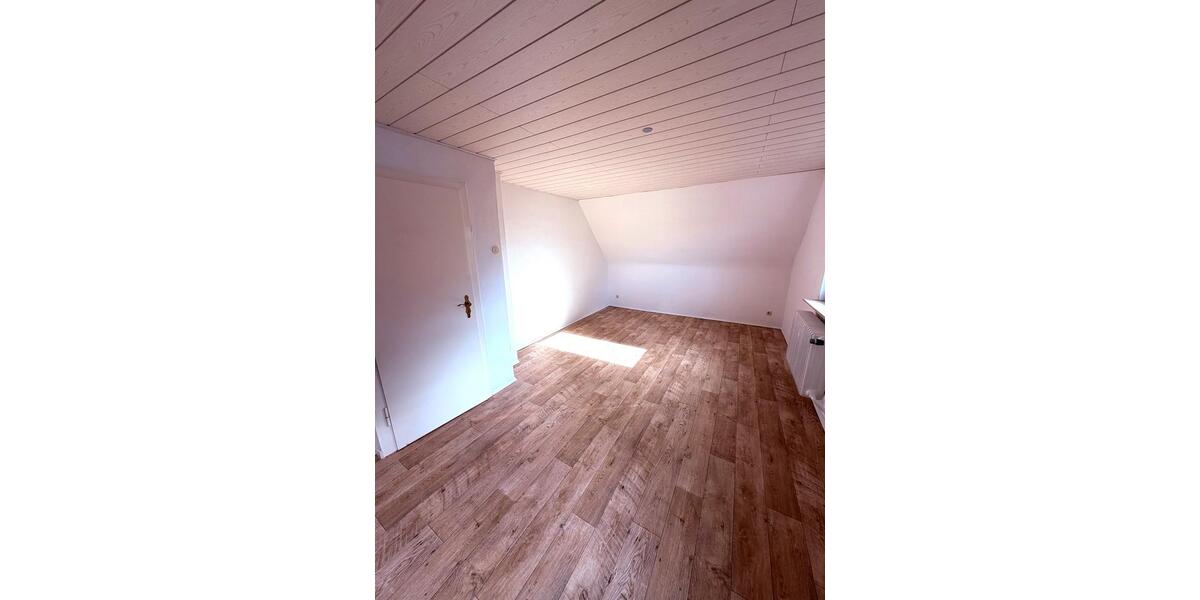 Einfamilienhaus Hünfeld - 4 Zimmer, 100 m&sup2;, 890&euro; | Angebot:26023320