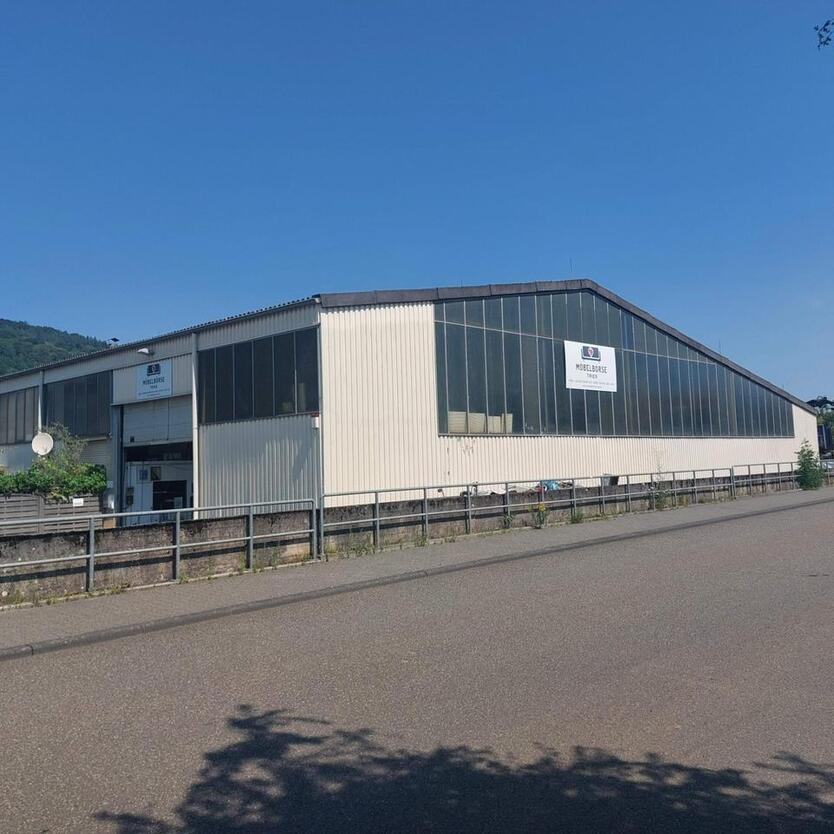 Halle zu Vermieten