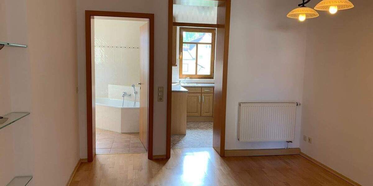 Etagenwohnung Neustadt an der Aisch Neustadt - 3 Zimmer, 86 m&sup2;, 790&euro; | Angebot:24593743