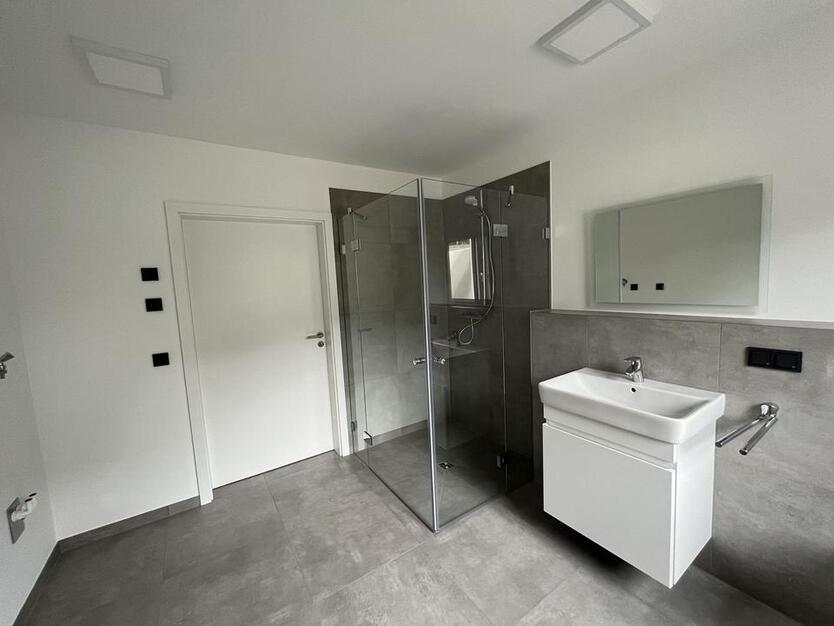 Oberhundem: Neubau EG-Wohnung in historischem Gebäude provisionsfrei zu vermieten!
