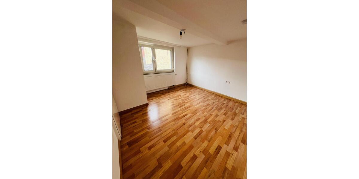 Doppelhaushälfte Bondorf - 7 Zimmer, 125 m&sup2;, 1.650&euro; | Angebot:23829358