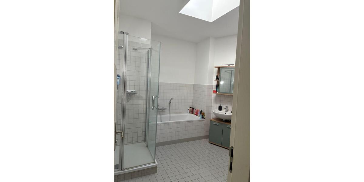 Dachgeschoßwohnung Schwerin - 3 Zimmer, 77 m&sup2;, 920&euro; | Angebot:26638598