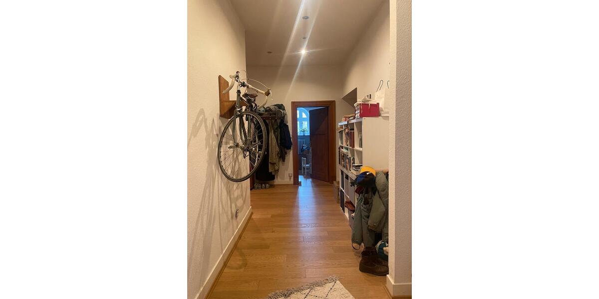 Dachgeschoßwohnung Troisdorf - 3 Zimmer, 125 m&sup2;, 1.700&euro; | Angebot:24640561