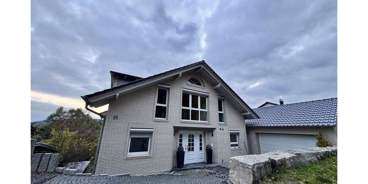 Einfamilienhaus Neckarzimmern - 6 Zimmer, 315 m&sup2;, 2.600&euro; | Angebot:24504270