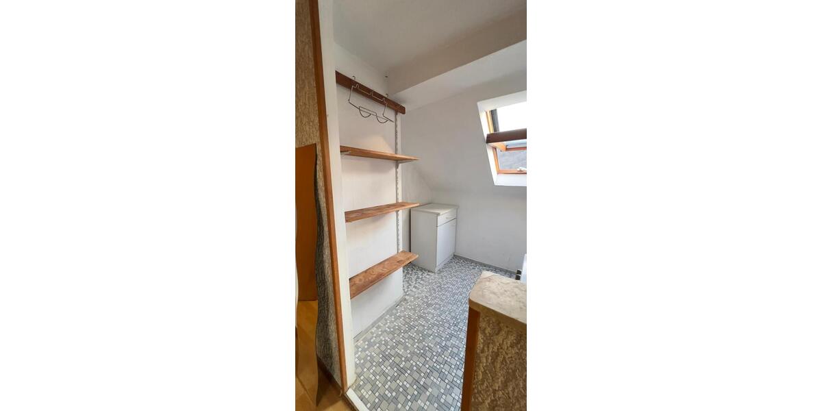 Dachgeschoßwohnung Faulbach - 2 Zimmer, 33 m&sup2;, 320&euro; | Angebot:25978852