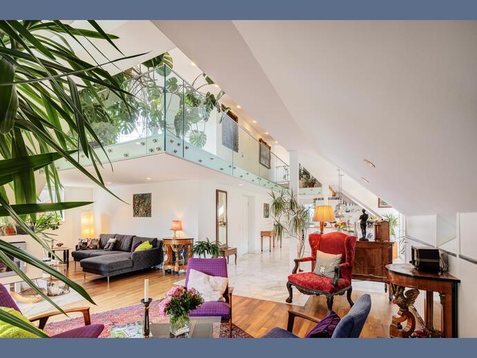 Möbliert: Einzigartige DachTerrassenwohnung mit Galerie