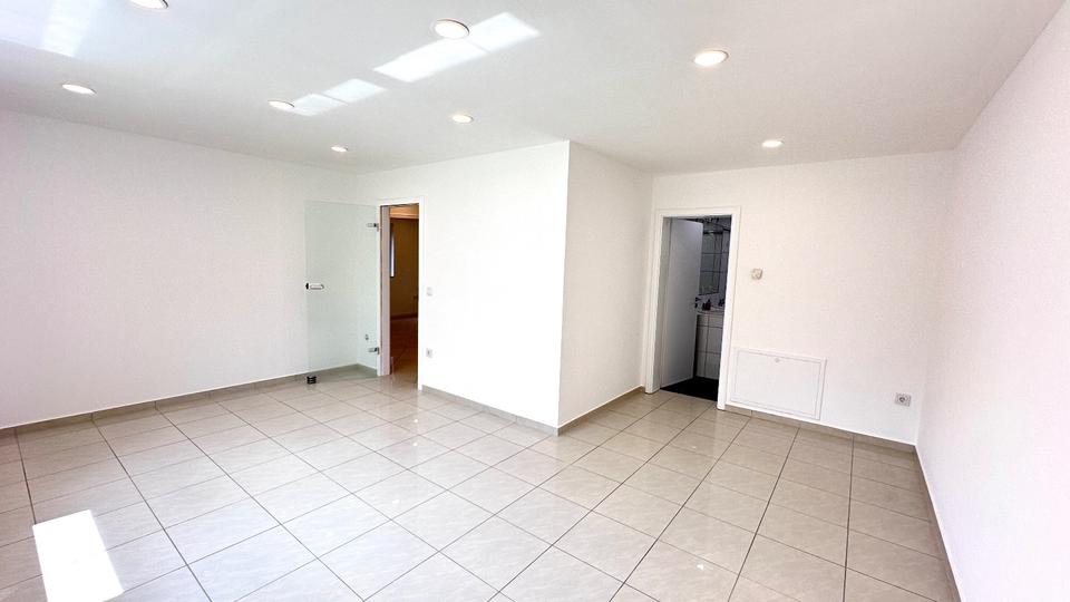 Renovierte 3 Zimmer Souterrainwohnung inkusive Küche ruhige Lage 3 zimmer