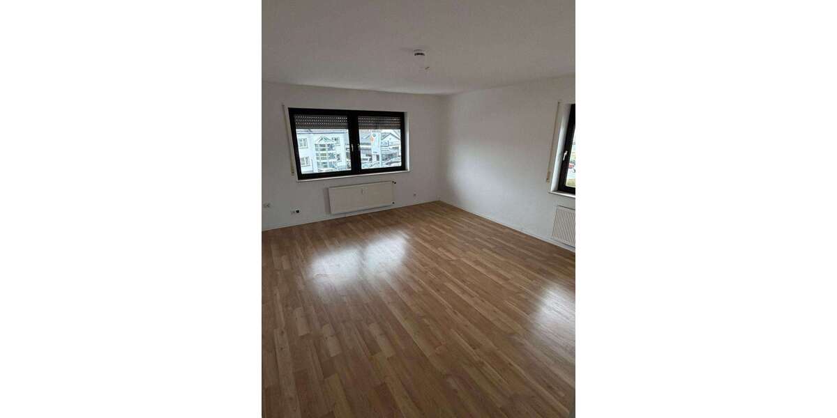 Etagenwohnung Taunusstein Neuhof - 3 Zimmer, 83 m&sup2;, 1.050&euro; | Angebot:25875874