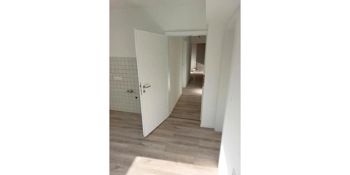 Etagenwohnung Angelburg - 4 Zimmer, 100 m&sup2;, 750&euro; | Angebot:26537434