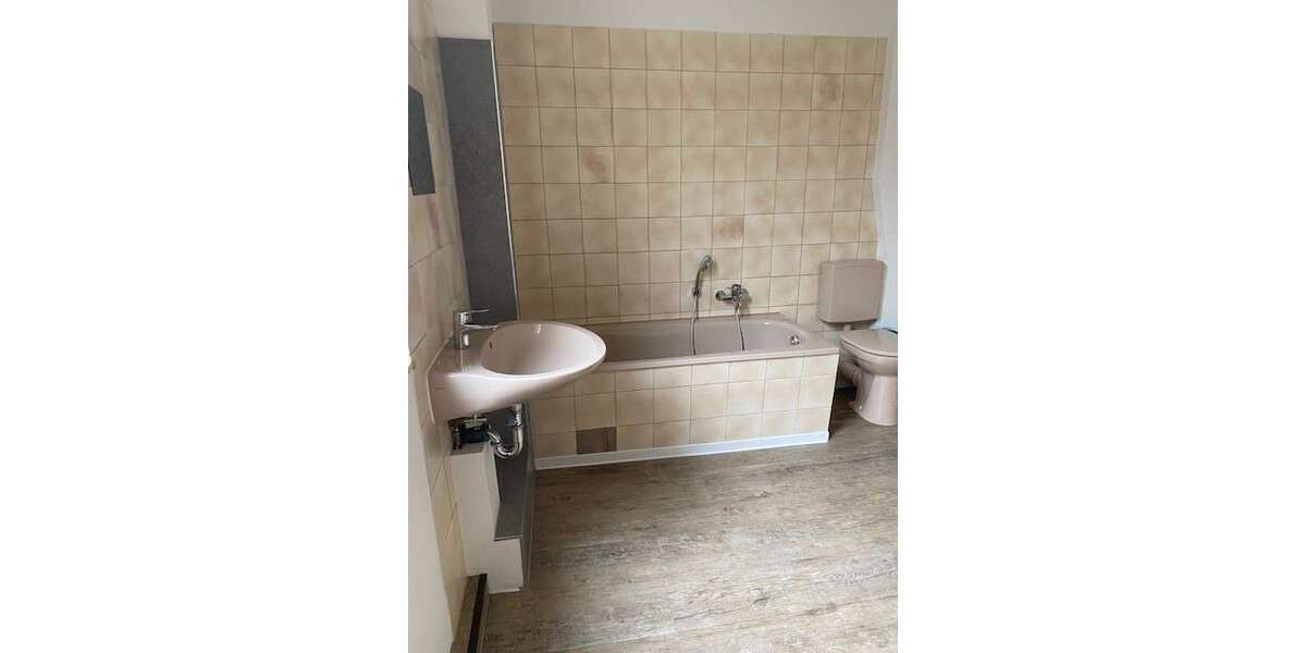 Etagenwohnung Warburg - 6 Zimmer, 138 m&sup2;, 1.170&euro; | Angebot:26723411