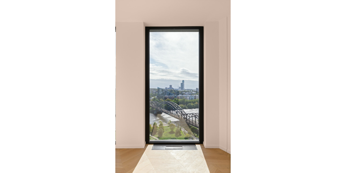 Etagenwohnung Frankfurt am Main Ostend - 3 Zimmer, 121 m&sup2;, 4.000&euro; | Angebot:24991551