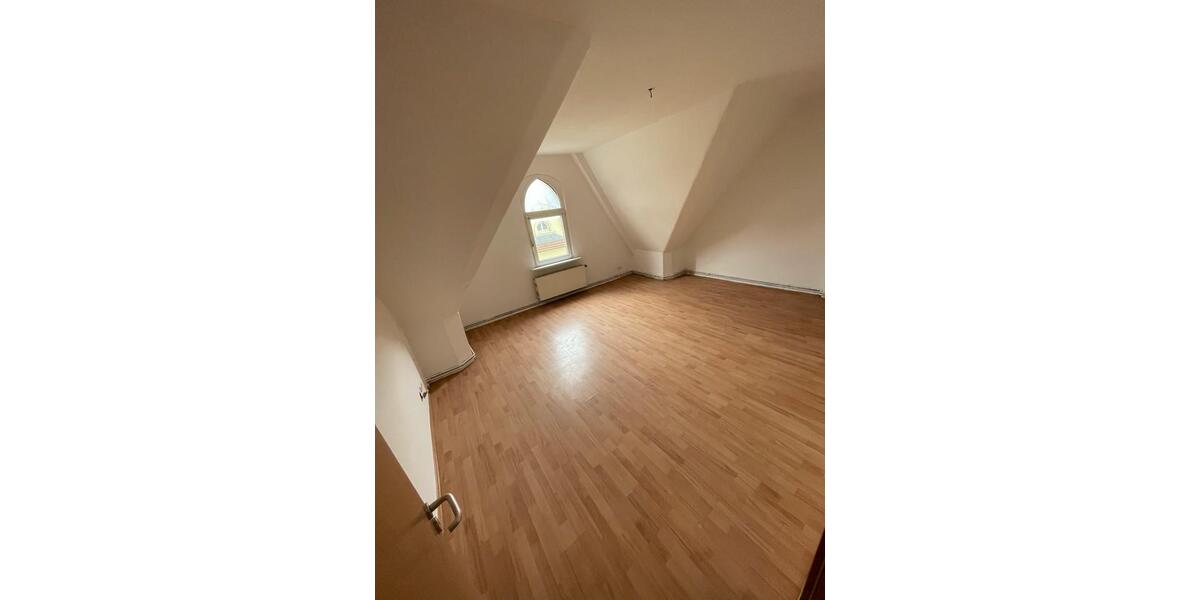 Dachgeschoßwohnung Hameln - 4 Zimmer, 120 m&sup2;, 850&euro; | Angebot:24397985
