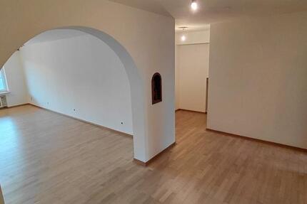 Wohnung Mönchengladbach West - 3 Zimmer, 150 m&sup2;, 1.200&euro; | Angebot:24625176