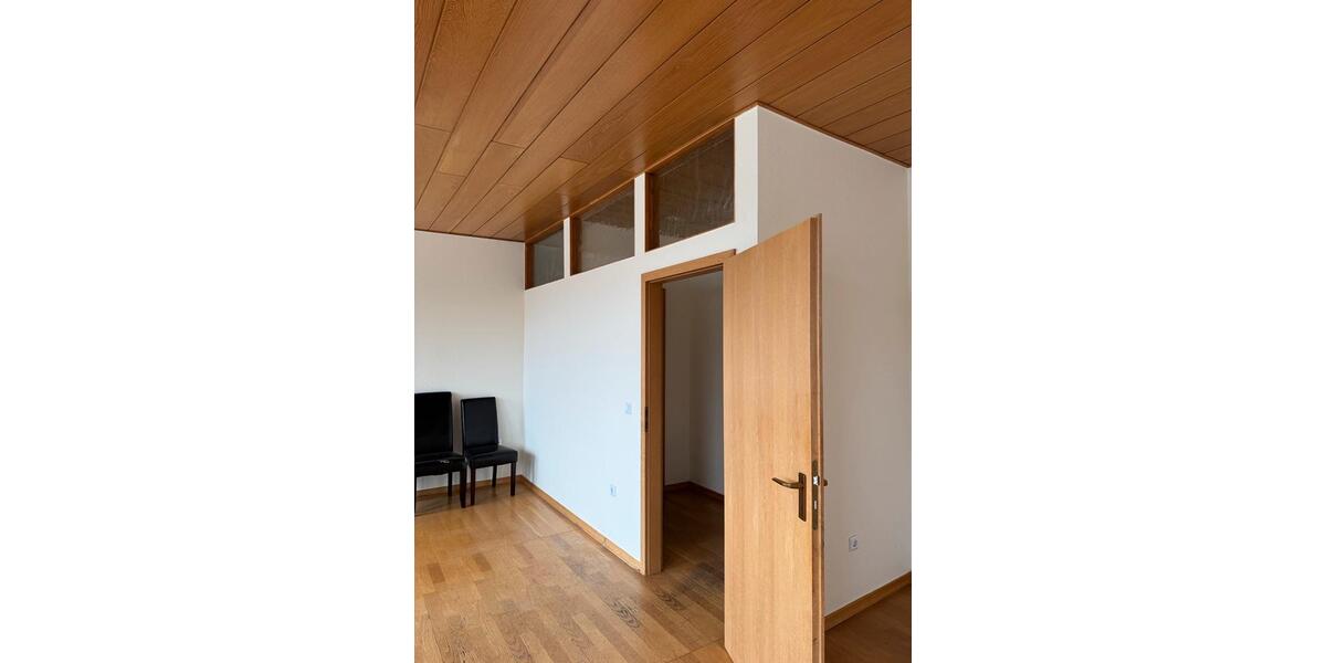 Etagenwohnung Wuppertal Gemarkung Vohwinkel - 3 Zimmer, 120 m&sup2;, 900&euro; | Angebot:25751635