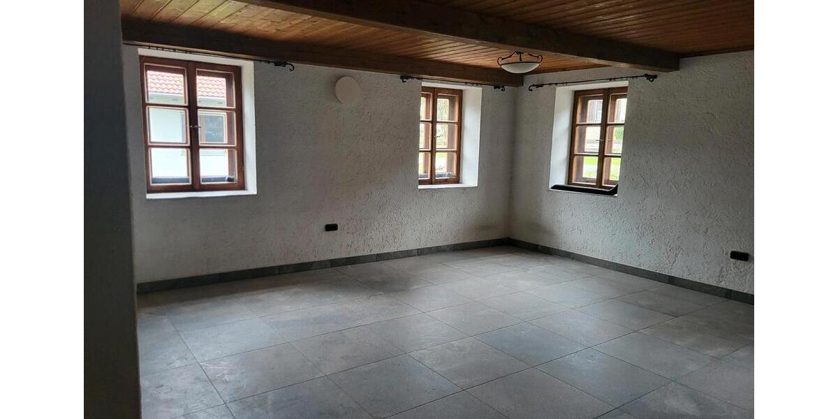 Etagenwohnung Weilheim in Oberbayern - 8 Zimmer, 305 m&sup2;, 3.200&euro; | Angebot:26478235